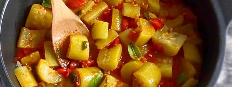Zucchine al pomodoro (Semplici e Genuine): ricetta in 15 Minuti!